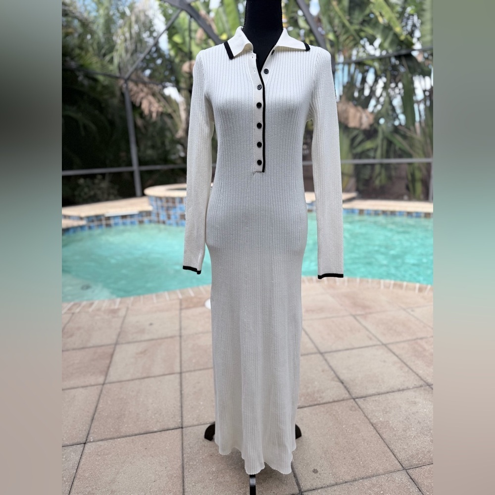 Off White Long Sleeve Sweater Maxi Dress with Black Trim (Petite Friendly)